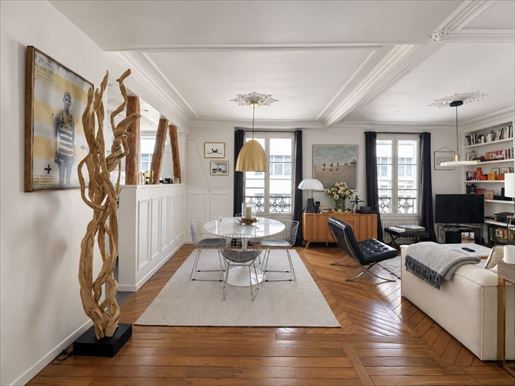 3 pièces 73 m² · à Paris 9ème · 73 m² · 895 000 €