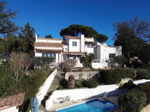 Maison 6 pièces 165 m² · à Les Angles · 165 m² · 640 000 €