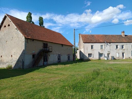 Maison 8 pièces 190 m² · à Coulanges · 190 m² · 149 000 €