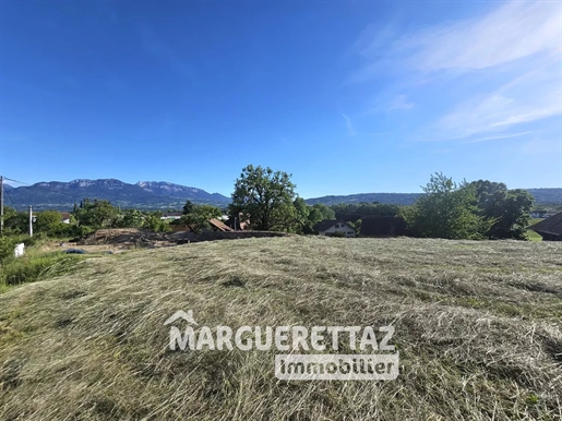Terrain — Scientrier (Haute-Savoie) · 300 000 €