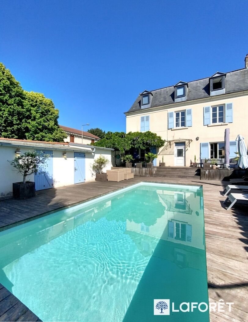 Maison à louer, 224m², Champagne-au-Mont-d'Or