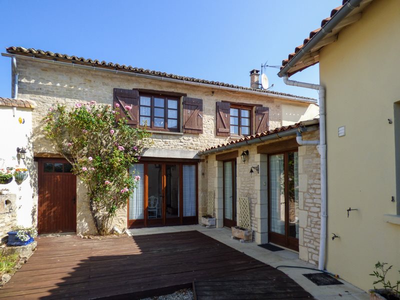 Maison à vendre, 183m², Pamproux