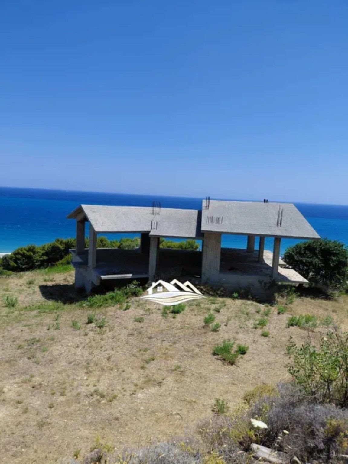 Casa Aninhada Inacabada com Vista Panorâmica para o Mar em Mourteri, Evia, a 200 m do Mar