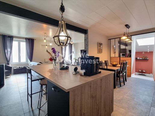 8 pièces 200 m² · à Lieusaint · 200 m² · 421 000 €