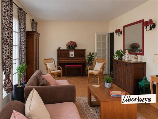 6 pièces 150 m² · à Saint-Germain-lès-Arpajon · 150 m² · 450 000 €