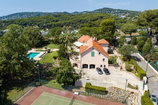 Maison 620 m² · à Antibes · 620 m² · 7 000 000 €