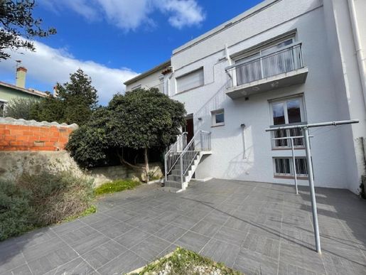 Maison 8 pièces 160 m² · à Perpignan · 160 m² · 277 000 €