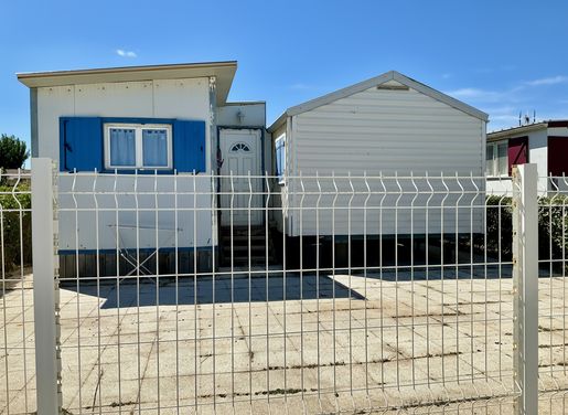 Terrain 233 m² · à Sigean · 83 000 €