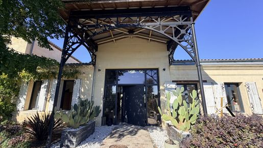 Maison 8 pièces 330 m² · à Pessac · 330 m² · 3 200 000 €