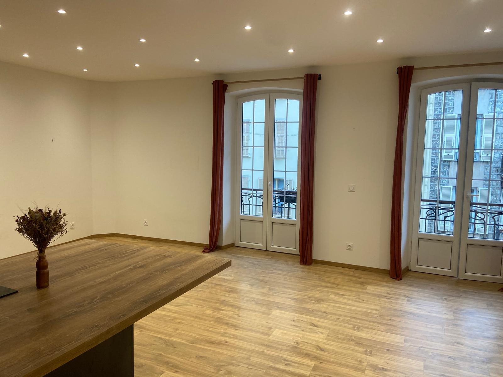 3-Room apartment renovated in the heart of Nice - View 2