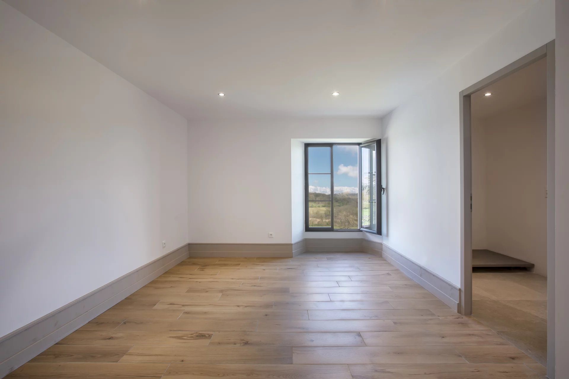 Apartment in Draillant - More