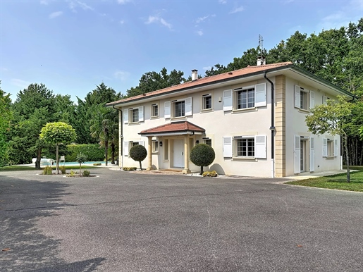 Maison 7 pièces 264 m² · à Veigy-Foncenex · 264 m² · 1 875 000 €