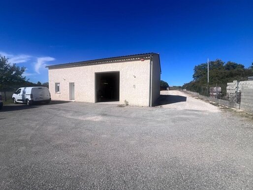 Local commercial 150 m² · à Barjac · 150 m² · 145 000 €