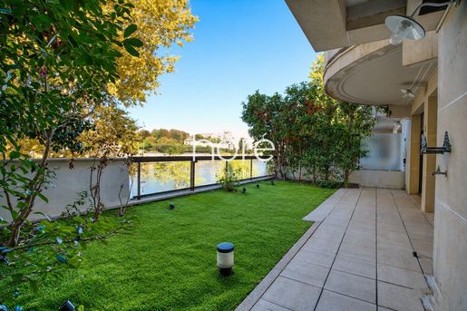 Appartement 8 pièces 232 m² · à Neuilly-sur-Seine · 232 m² · 1 990 000 €