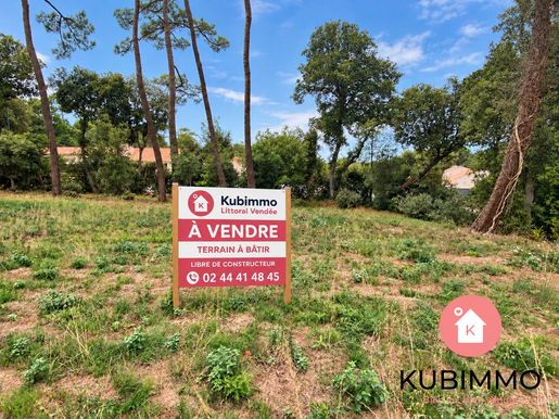 Terrain 562 m² · à Jard-sur-Mer · 136 625 €