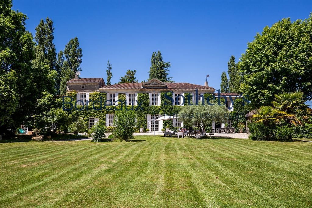 Bordeaux 40Mn - Stunning 18th Chartreuse - 1.3 Hectares Park - 9 Bedrooms - Magnificent..., Bordeaux