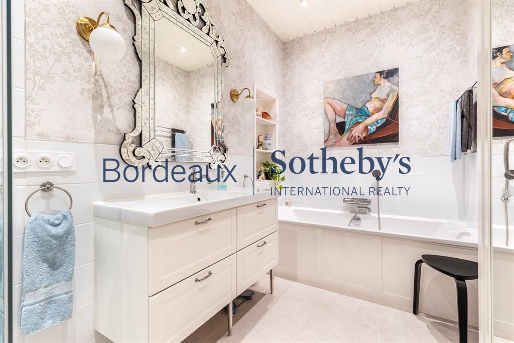 Bordeaux Public Garden Stone Townhouse Patio 250 Sqm Garage Elevator – pohled 6