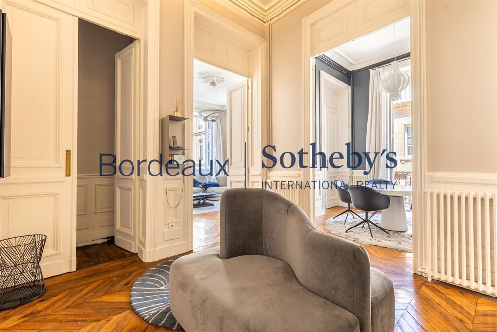 Bordeaux City Center Elegant Town Furnished Apartment With Balconies & Elevator - Vue 2