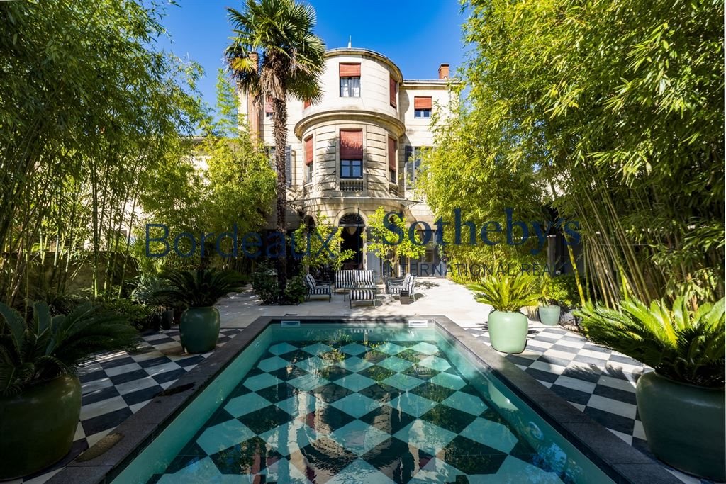 Bordeaux - Saint-Genes - Stunning Private Town-House - 350 M² - 6 Bedrooms - Garden -...