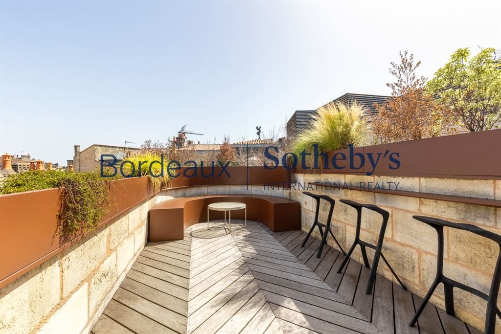 Bordeaux Triangle Exceptional Top-Floor Apartment With Rooftop Terrace And Elevator - View 2
