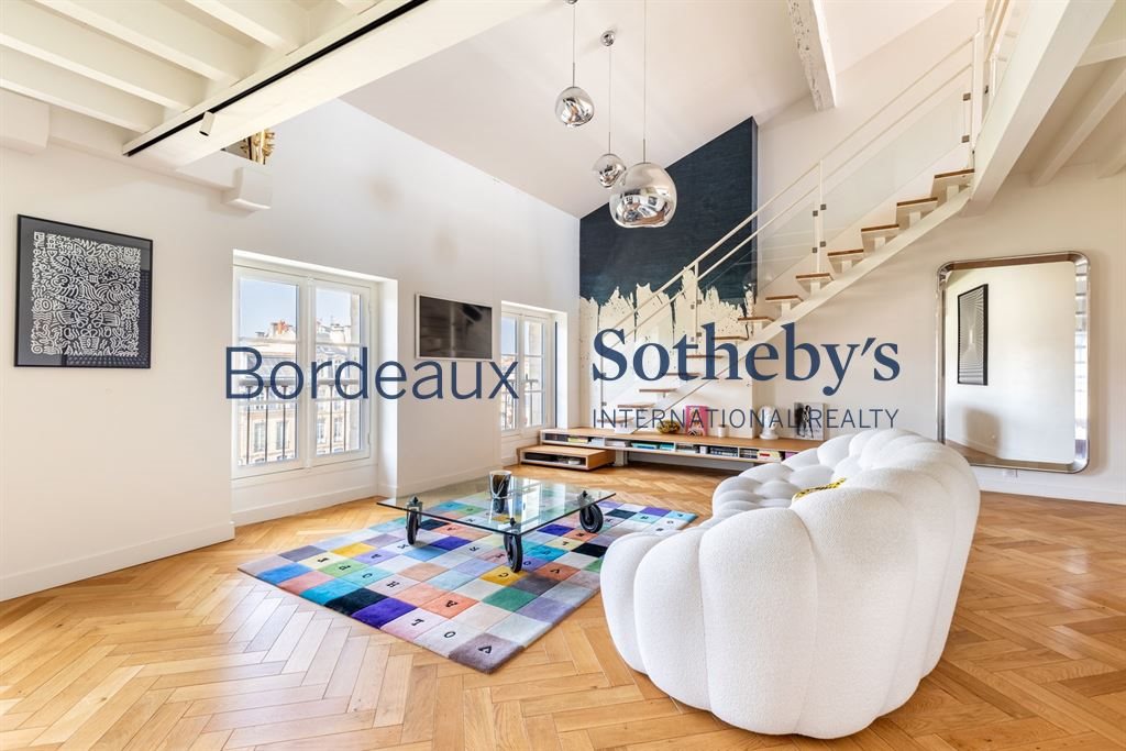 Bordeaux Triangle Exceptional Top-Floor Apartment With Rooftop Terrace And Elevator - View 3