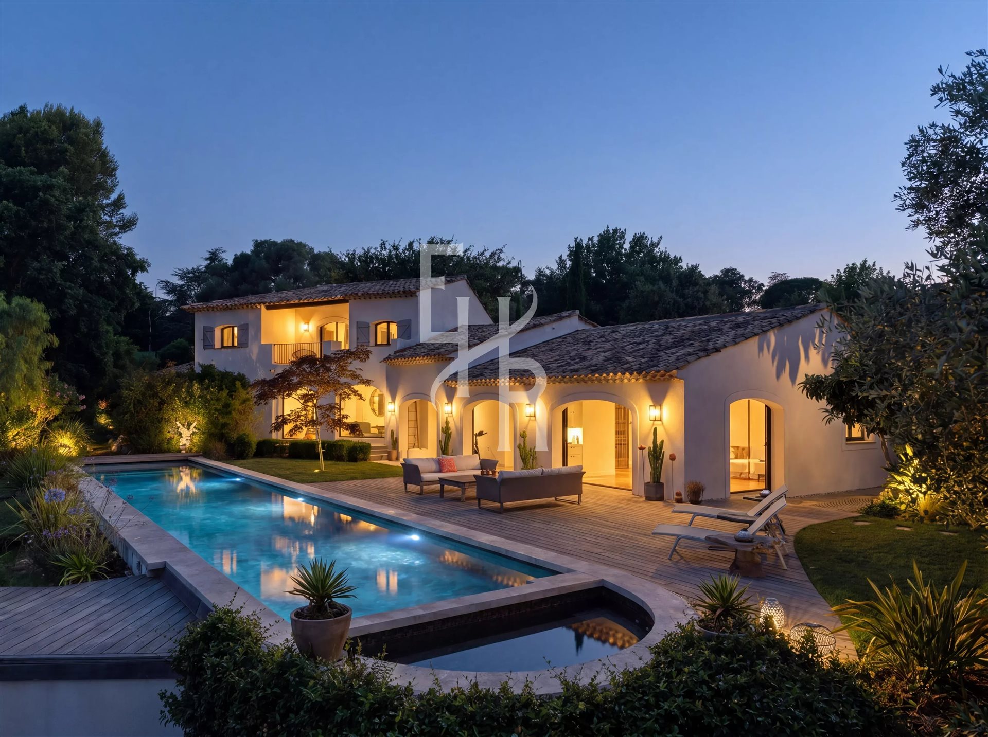 Maison à vendre, 338m², Valbonne