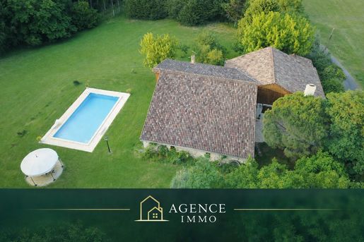 Maison 8 pièces 253 m² · à Grignols · 253 m² · 450 000 €