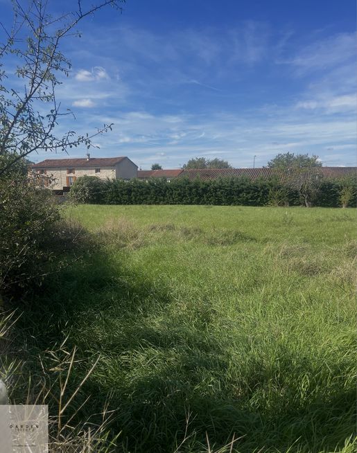 Terrain 600 m² · à Castres · 48 000 €