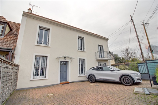 Maison 5 pièces 106 m² · à Les Mureaux · 106 m² · 299 900 €