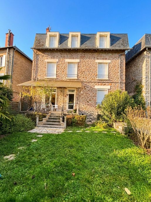 Maison 18 pièces 360 m² · à Brive-la-Gaillarde · 360 m² · 472 500 €