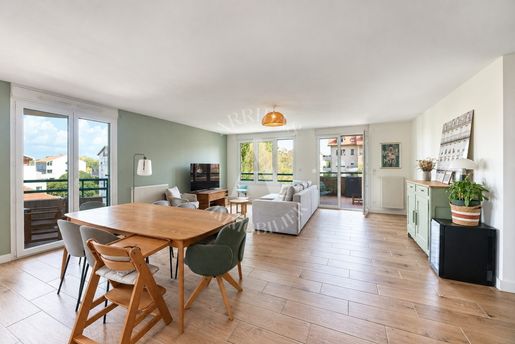 Appartement 3 pièces 104 m² · à Divonne-les-Bains · 104 m² · 629 000 €