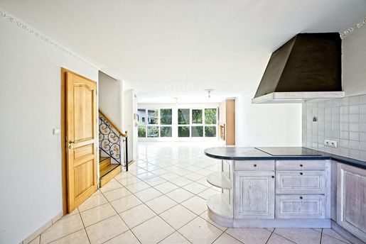 Appartement 5 pièces 123 m² · à Ferney-Voltaire · 123 m² · 660 000 €