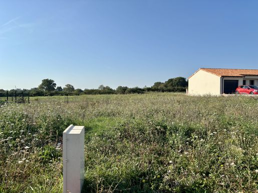 78 €/m² · à Iteuil · 44 900 €