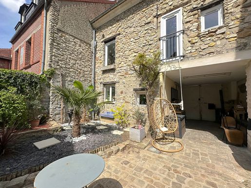 Maison 6 pièces 115 m² · à Ermenonville · 115 m² · 384 000 €