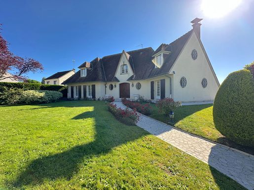 Maison 10 pièces 271 m² · à Clermont · 271 m² · 543 000 €
