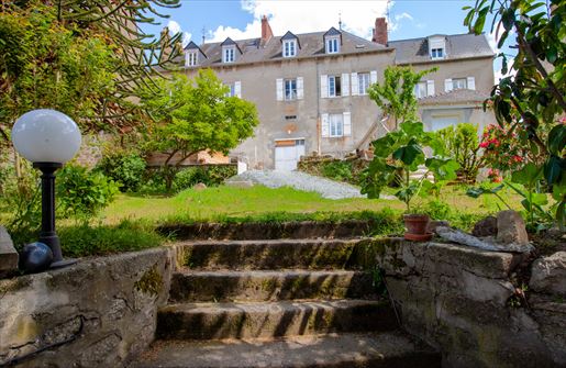 Maison 11 pièces 309 m² · à Guéret · 309 m² · 214 000 €