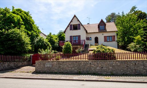 Maison 7 pièces 136 m² · à Guéret · 136 m² · 210 000 €