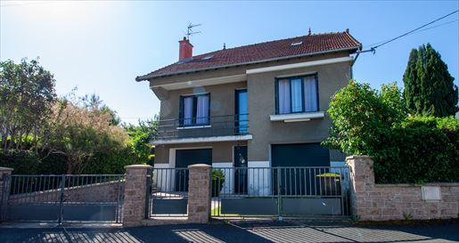 Maison 6 pièces 139 m² · à Guéret · 139 m² · 190 000 €