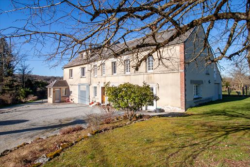 Maison 13 pièces 260 m² · à Saint-Yrieix-les-Bois · 260 m² · 240 000 €