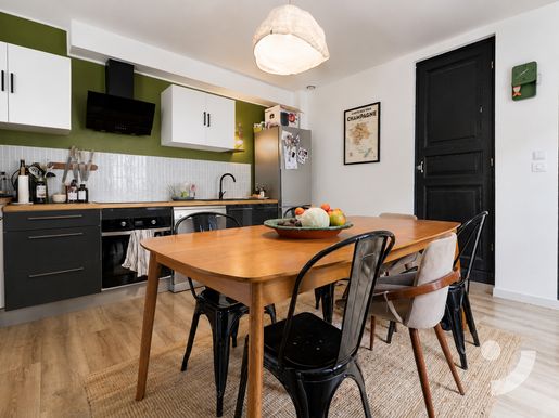 Appartement 3 pièces 77 m² · à Épernay · 77 m² · 150 000 €