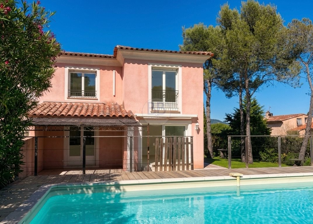 Maison à vendre, 104m², Fréjus