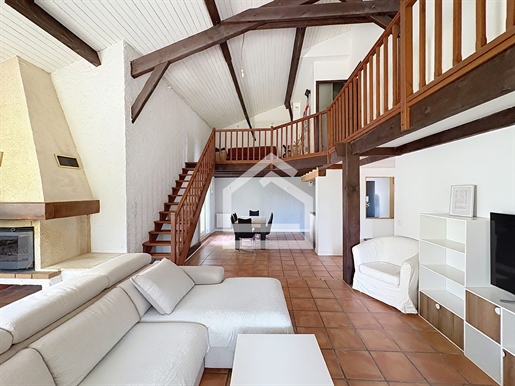Maison 6 pièces 124 m² · à Fargues-Saint-Hilaire · 124 m² · 383 250 €