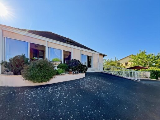 Maison 6 pièces 195 m² · à Désertines · 195 m² · 193 000 €