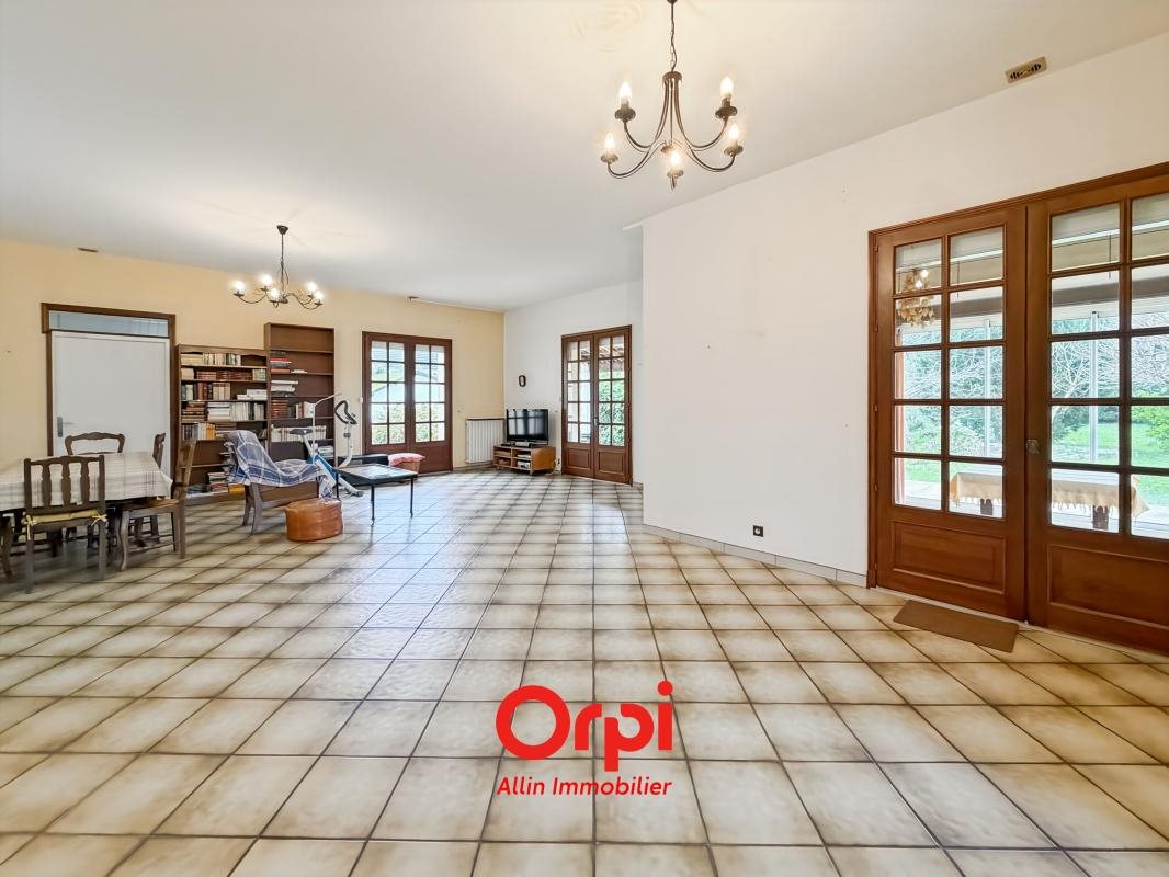 Maison à vendre, 232m², Désertines