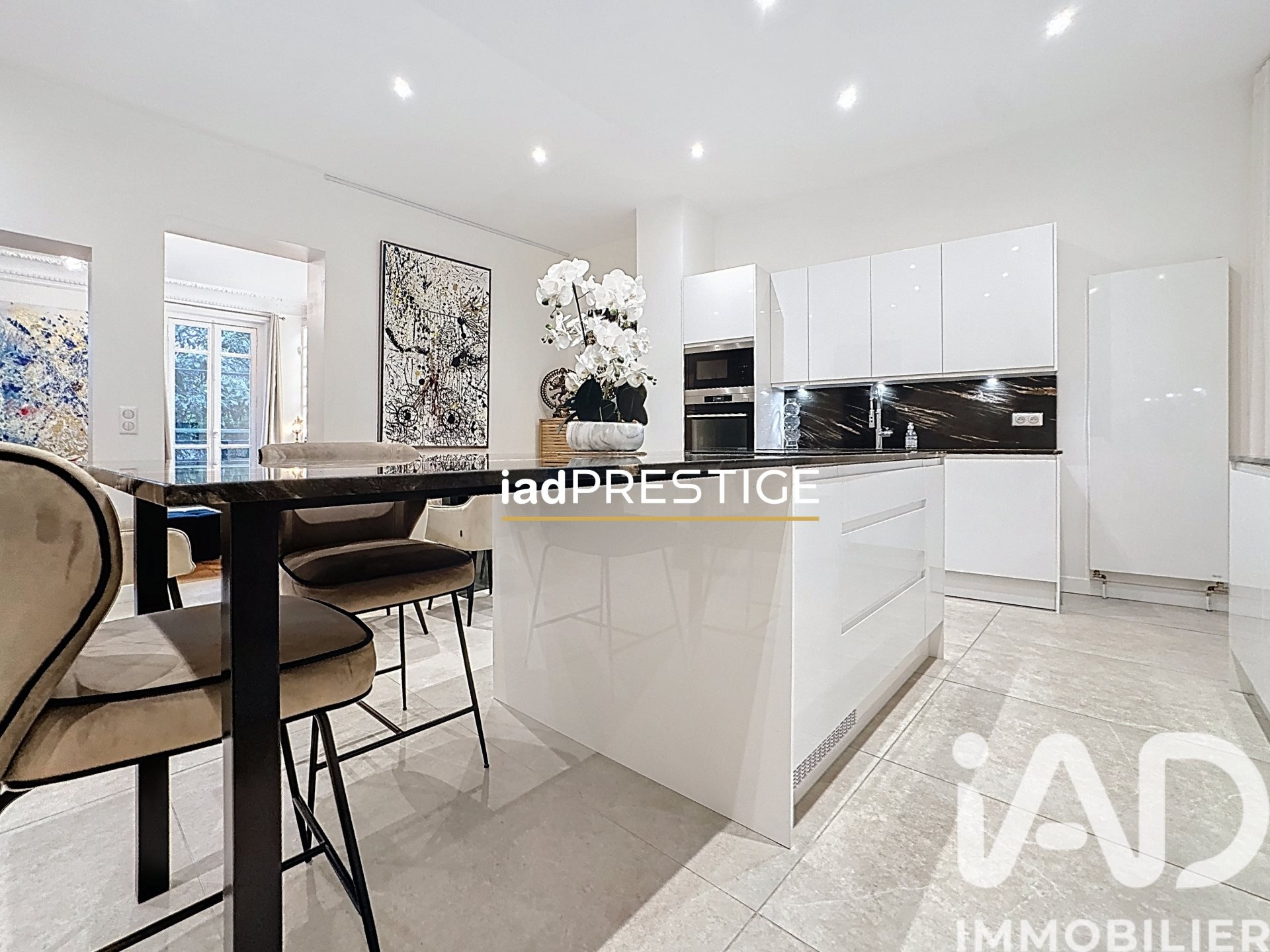 Appartement – Paris, Faubourg Saint-Honoré - Vue 2