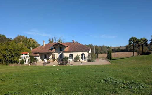 Maison 10 pièces 332 m² · à Montsoué · 332 m² · 515 000 €