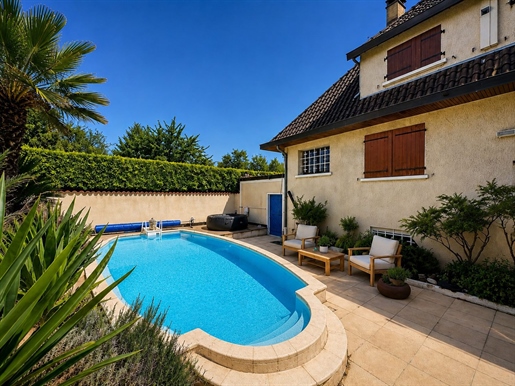 Maison 9 pièces 255 m² · à Saint-Priest · 255 m² · 820 000 €