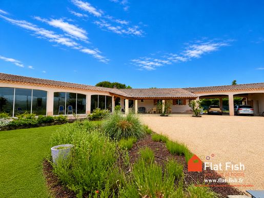 Maison 7 pièces 273 m² · à Pernes-les-Fontaines · 273 m² · 790 000 €