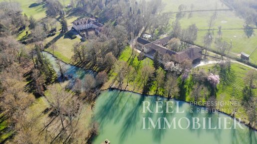 Maison 21 pièces 951 m² · à Ordan-Larroque · 951 m² · 4 418 000 €