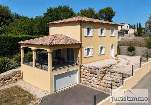 Maison 5 pièces 117 m² · à Saint-Geniès-de-Comolas · 117 m² · 372 000 €